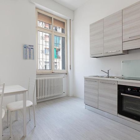 Milano Niguarda Cosy Studio Bagian luar foto
